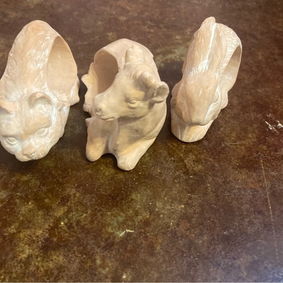 Set of 6 Terra Cotta White Washed Animal Napkin Rings - Picture 8 of 11